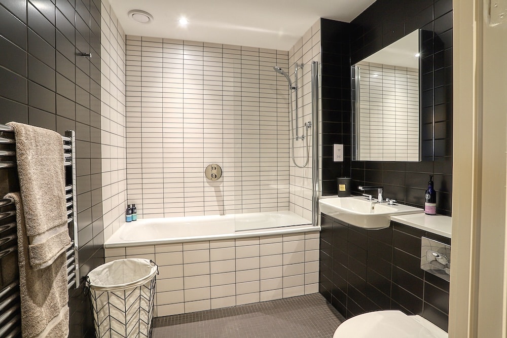 WEMBLEY APARTMENTS modern contemporary apartment flat shoot location Robinson 849 IMG 9715