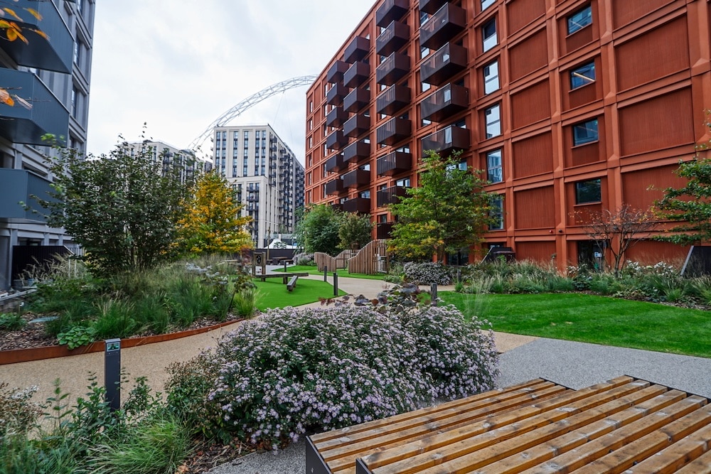 WEMBLEY APARTMENTS modern contemporary apartment flat shoot location Wembley Park Apartment Shoot Sola & Luna 17.10.25 MG 5566
