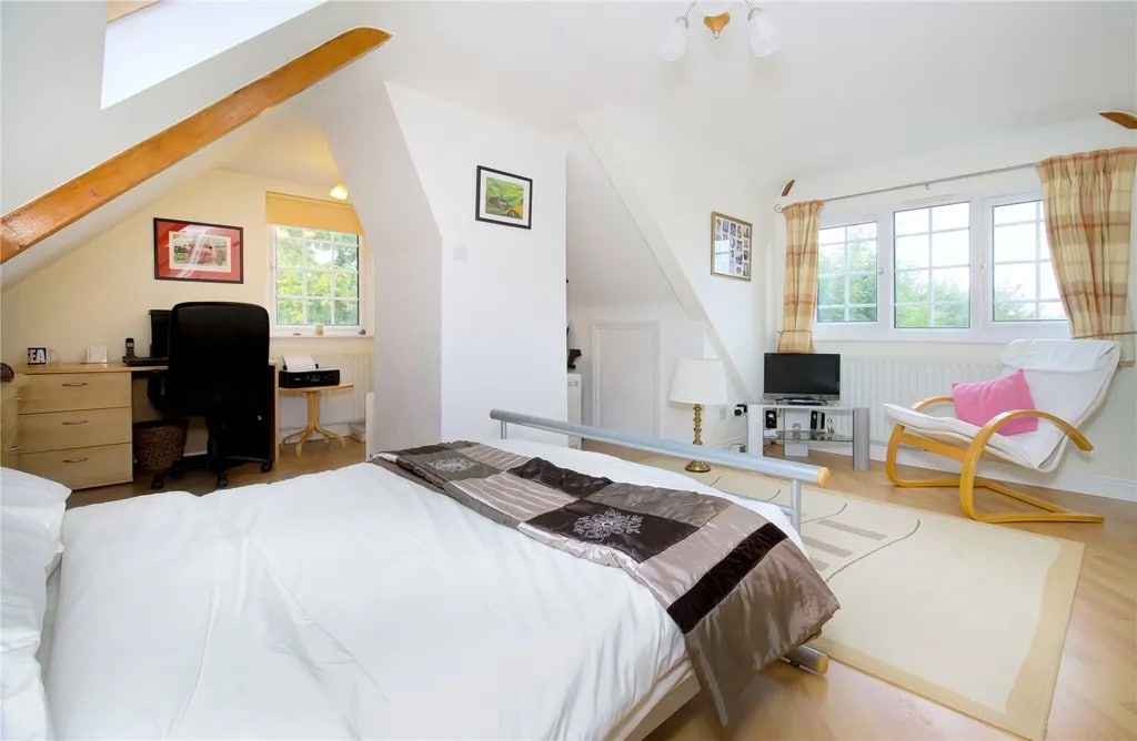 LITTLEDALE hertfordshire country traditional location house scrubbitts 13