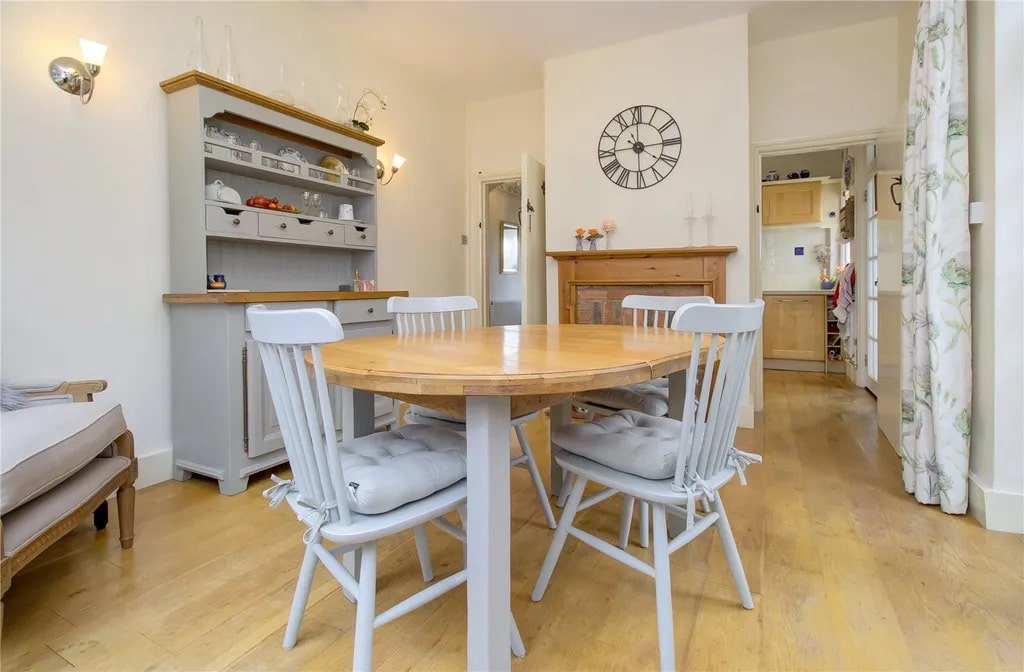 LITTLEDALE hertfordshire country traditional location house scrubbitts 7