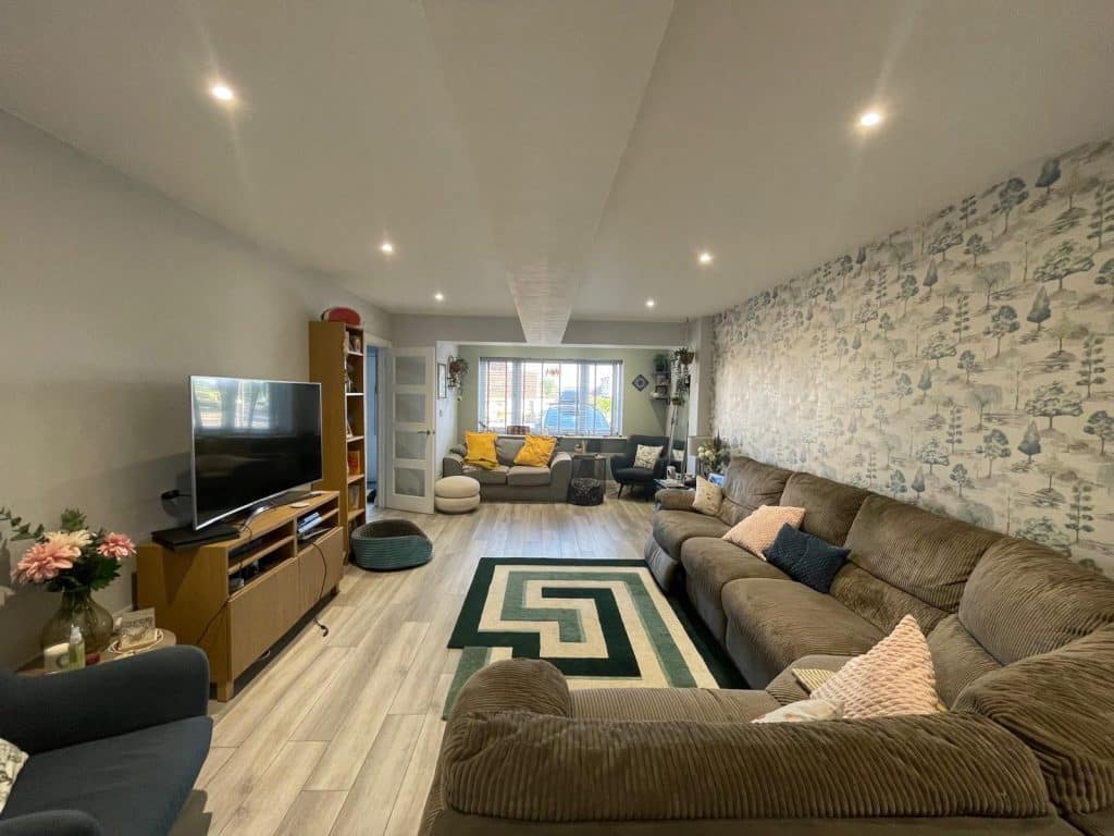LOGAN HOUSE everyday shoot location leicester location house Photo 17 07 2026, 19 07 17 (6)