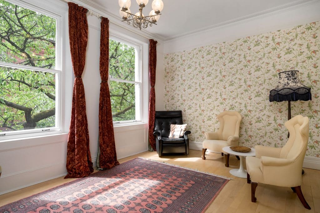 Netteswell House east london everyday location house with garden 04