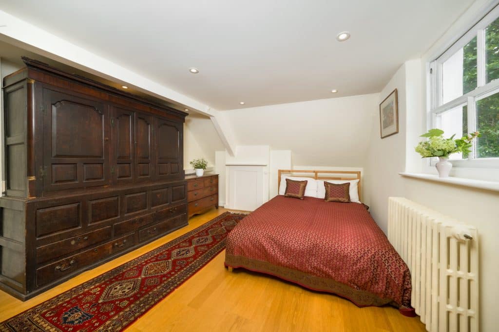 Netteswell House east london everyday location house with garden 19