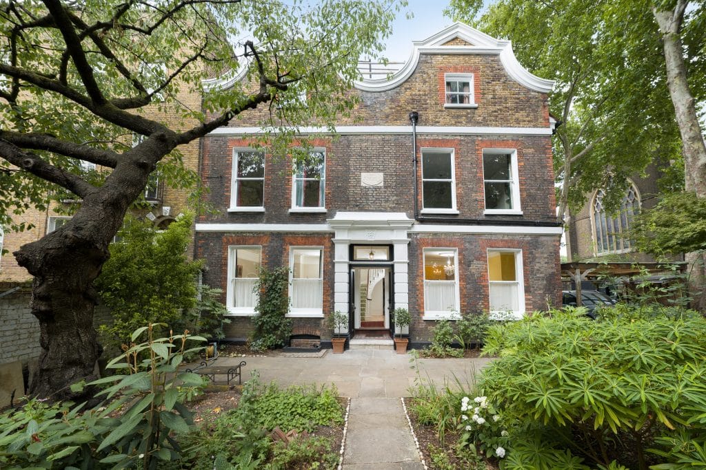Netteswell House east london everyday location house with garden 32
