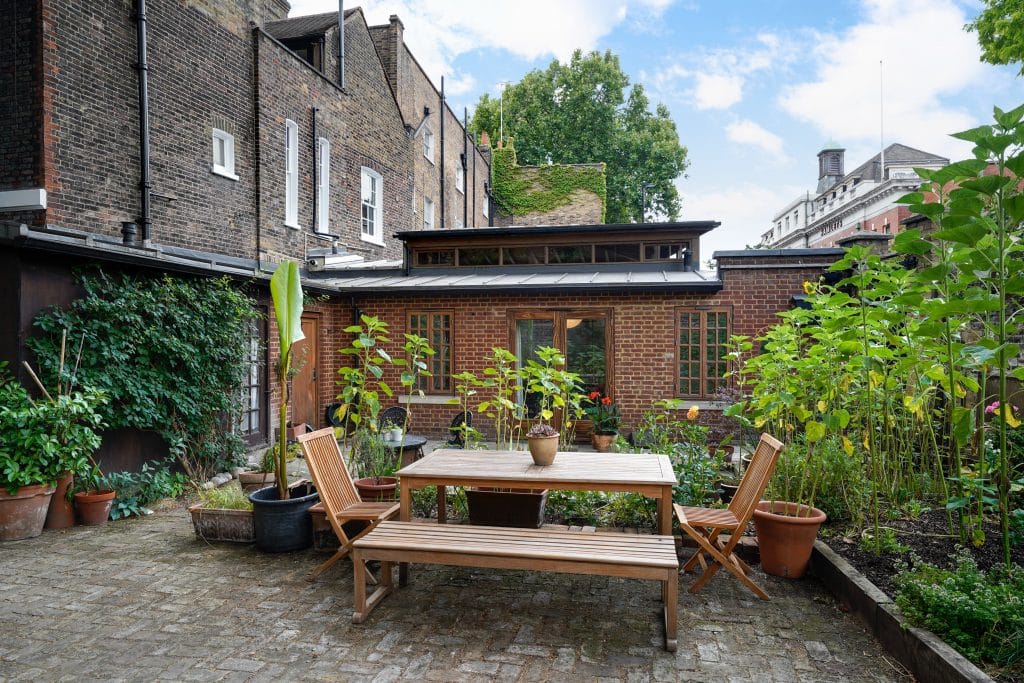 Netteswell House east london everyday location house with garden 37