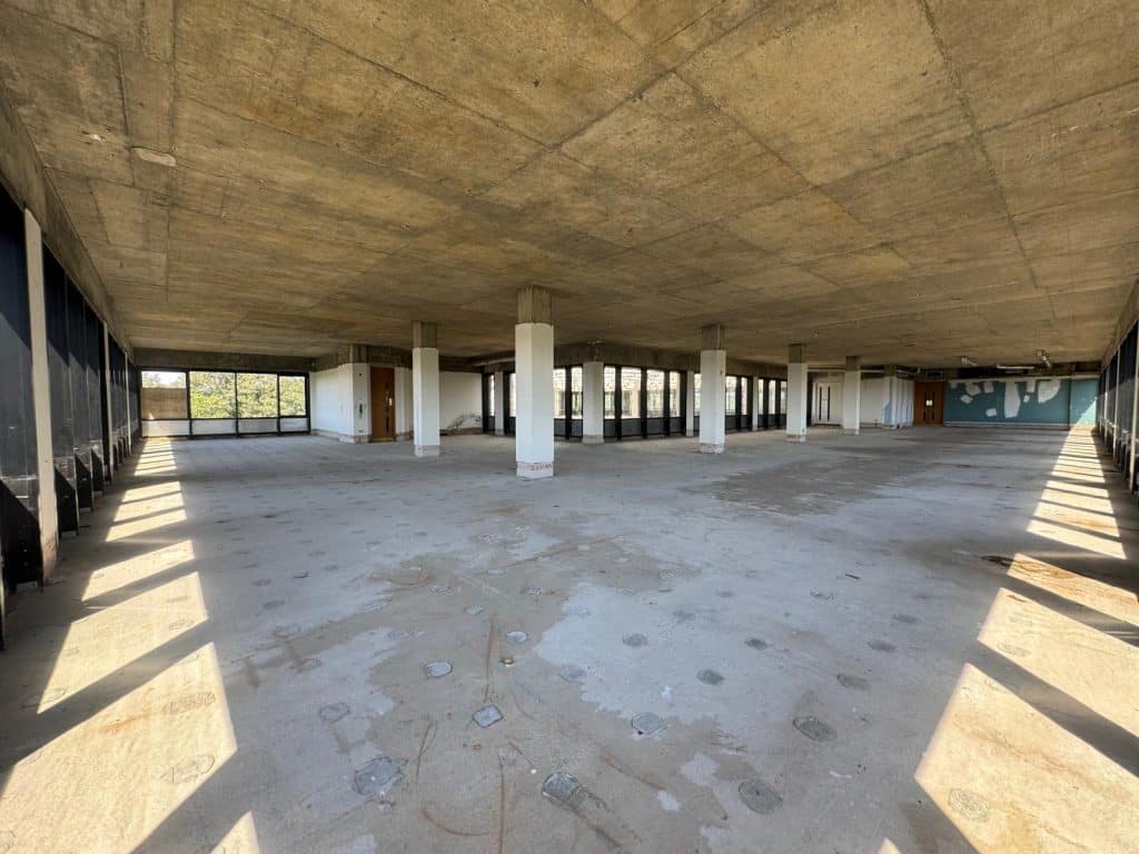 BROOKLANDS BUILDING weybridge surrey large vacant shoot location 23. Brooklands Buildng - ARK Loc