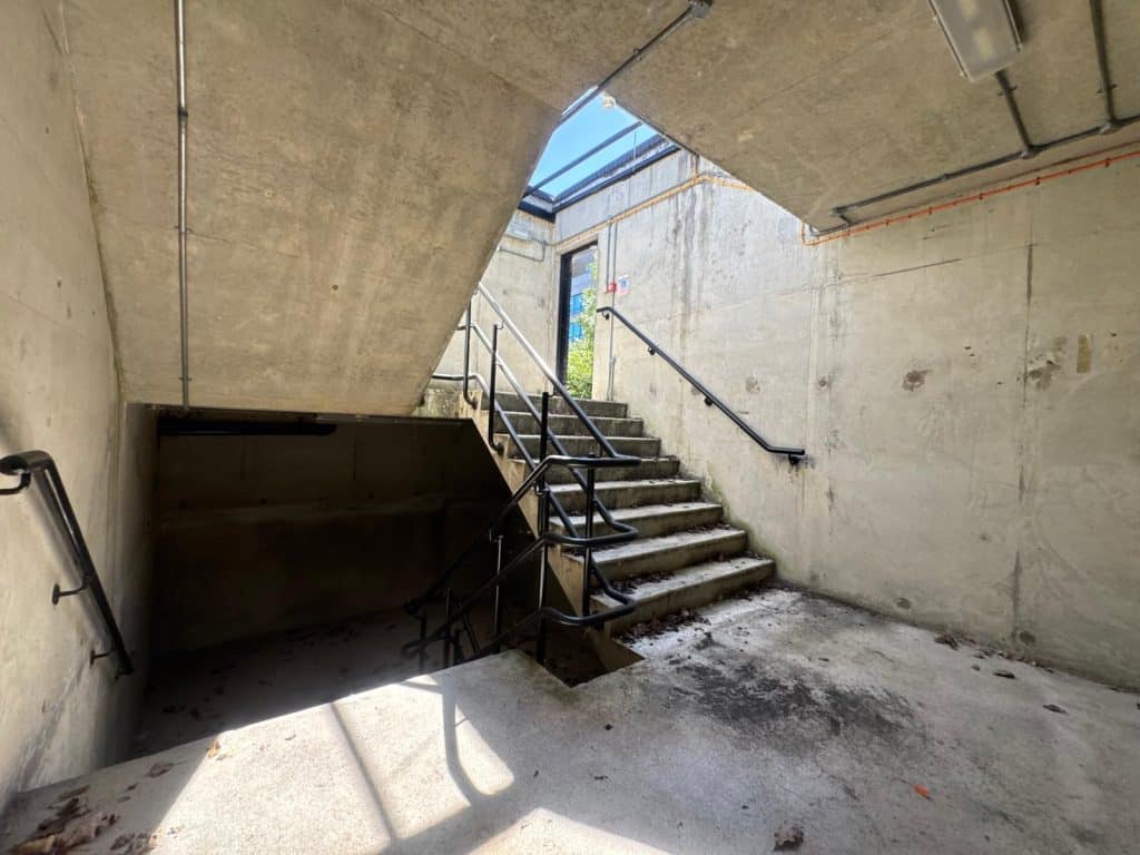 BROOKLANDS BUILDING weybridge surrey large vacant shoot location 39. Brooklands Buildng - ARK Loc