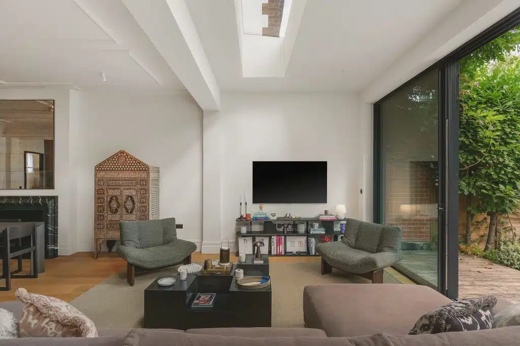 EALING COMMON edwardian bright location house west london 7 Montague Gardens W3 9PT 020