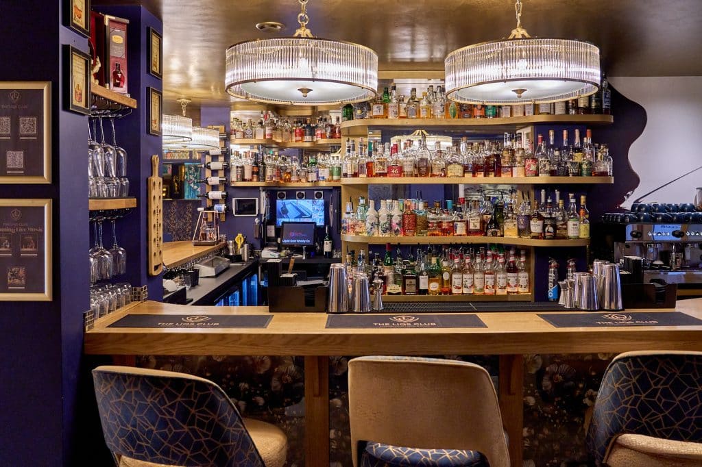 LIQS CLUB ashtead surrey bar event friendly venue pub shoot location 260918 THE LIQS 018 LOW RES SRGB