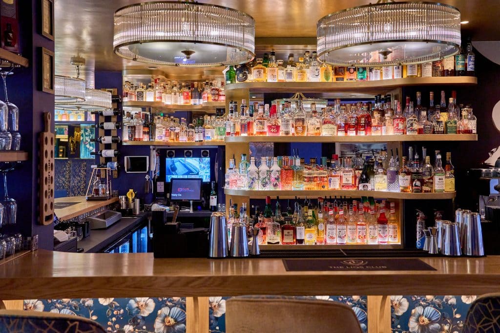 LIQS CLUB ashtead surrey bar event friendly venue pub shoot location 260918 THE LIQS 019 LOW RES SRGB