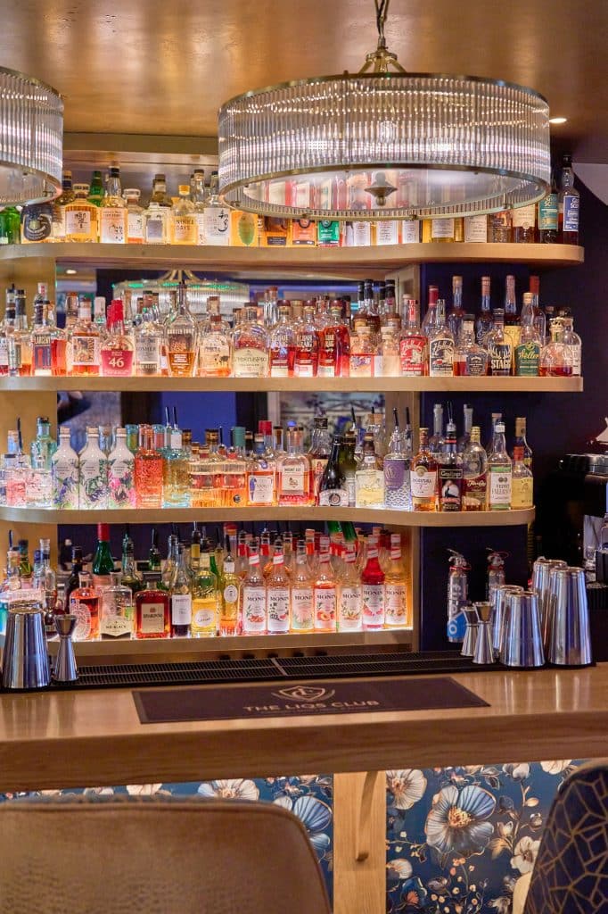 LIQS CLUB ashtead surrey bar event friendly venue pub shoot location 260918 THE LIQS 037 LOW RES SRGB