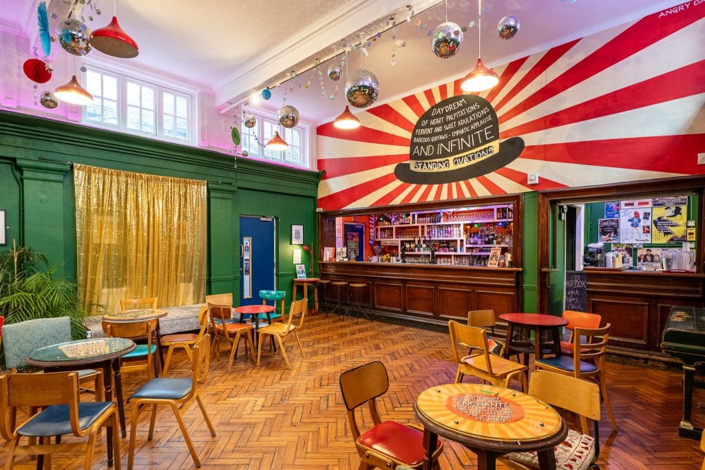 CHATS PLACE east london grade ii listed bar event space shoot location 019
