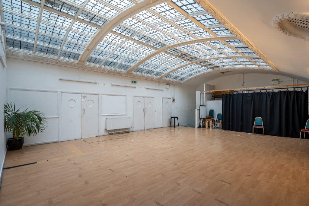 CHATS PLACE east london grade ii listed bar event space shoot location 034