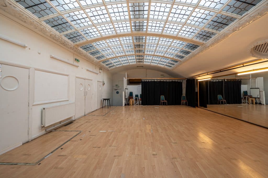 CHATS PLACE east london grade ii listed bar event space shoot location 036