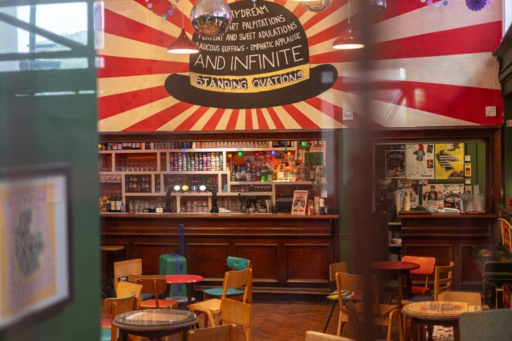 CHATS PLACE east london grade ii listed bar event space shoot location 038