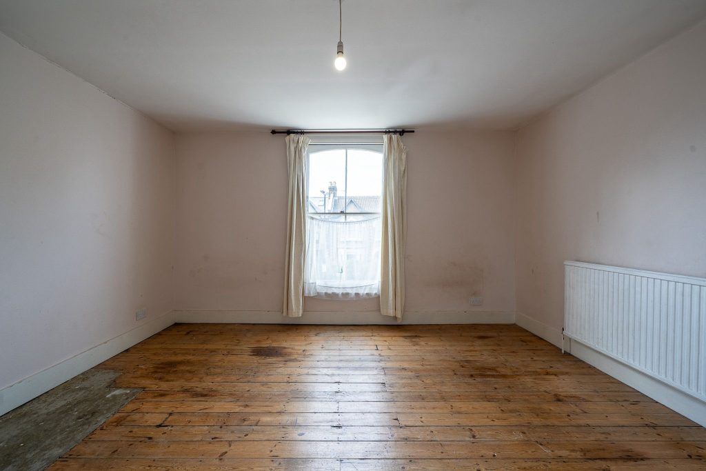 HACKNEY MID TERRACE victorian east london vacant shoot location house 2dbe0892 f4f1 47db 916a 29b0c1e953c2