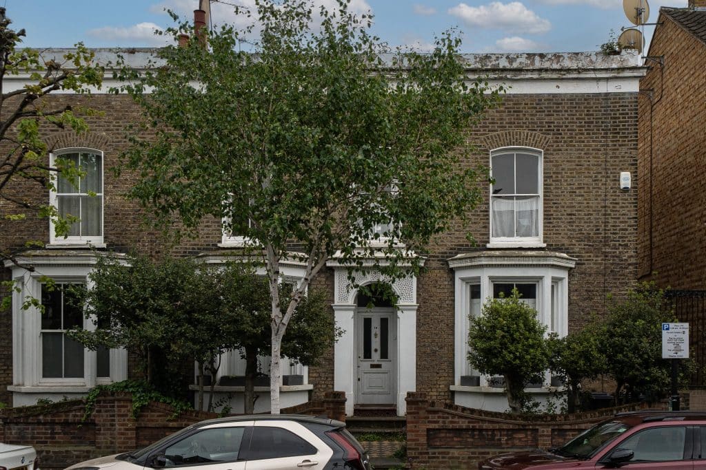 HACKNEY MID TERRACE victorian east london vacant shoot location house 7d36e413 ac9e 448b b4ac 98ef165b7ec3