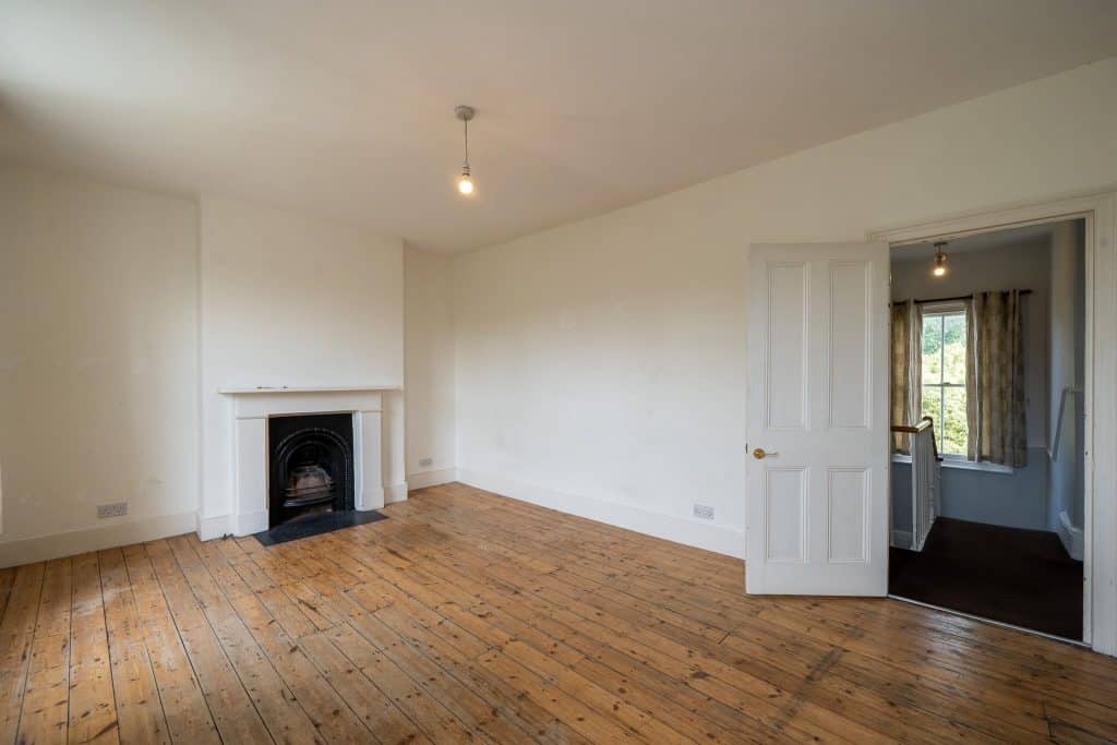 HACKNEY MID TERRACE victorian east london vacant shoot location house b8746d76 01b8 496f bc97 dfbe38c996d8