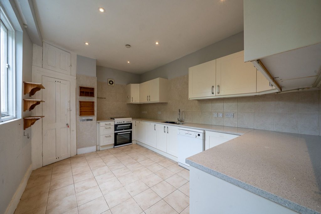 HACKNEY MID TERRACE victorian east london vacant shoot location house bfcd914f 9401 48ec b1a0 38c94034996e