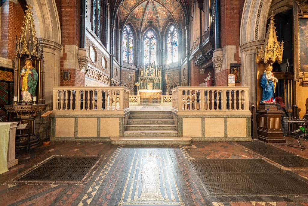 ST MARY MAGDALEN CHURCH grade i victorian church central london shoot location Photo 11 10 2026, 09 13 06