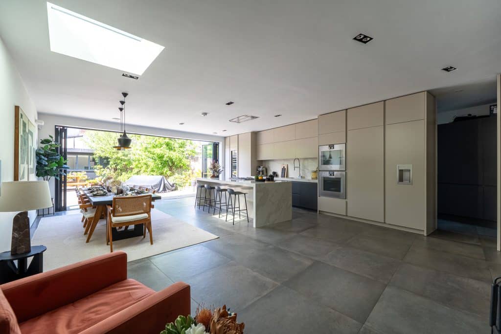 TURLEWRAY north location contemporary location house 04
